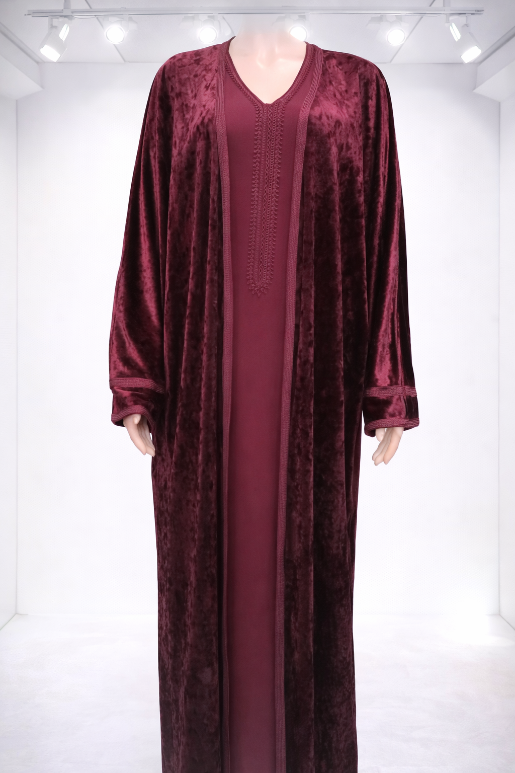 كيمونو مخملي فاخر مع قفطان ديالو – لون عنابي أنيق