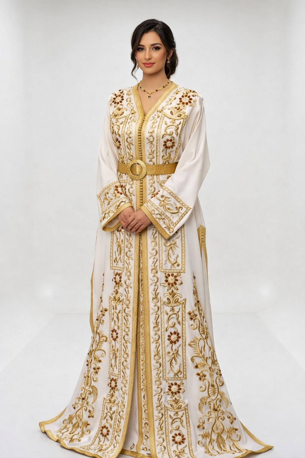 قفطان "لؤلؤة المنارة" الأبيض الملكي بطرز النخبة والمرصع يدوياً