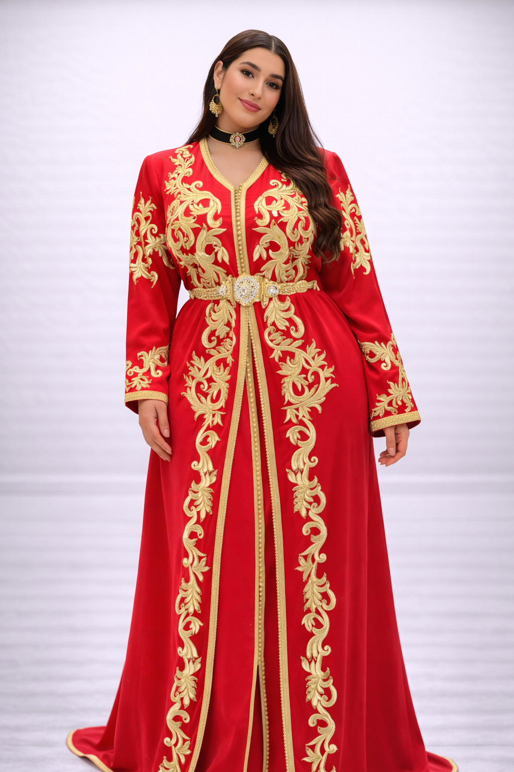 تكشيطة حمراء فخمة بتطريز ذهبي راقي