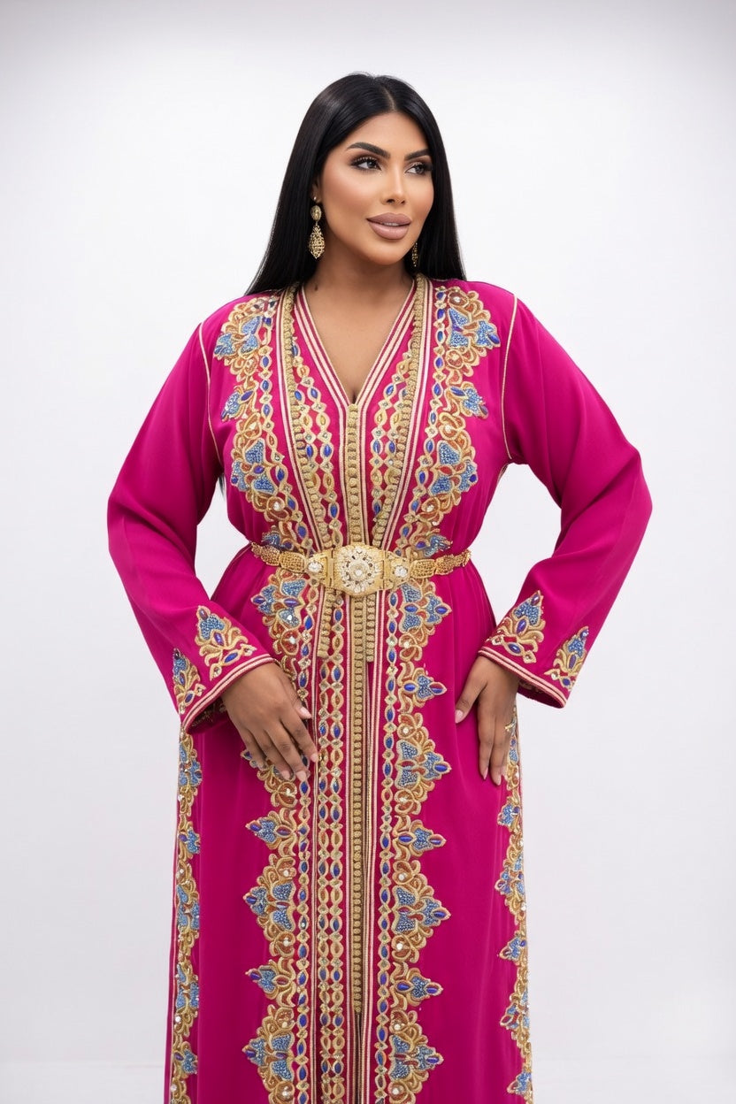 تكشيطة فوشيا فخمة بتطريز ذهبي وأحجار زرقاء