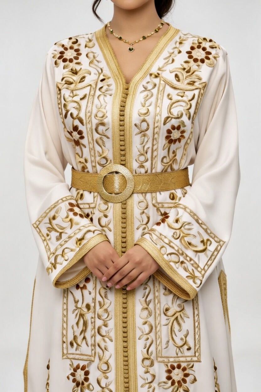 قفطان "لؤلؤة المنارة" الأبيض الملكي بطرز النخبة والمرصع يدوياً