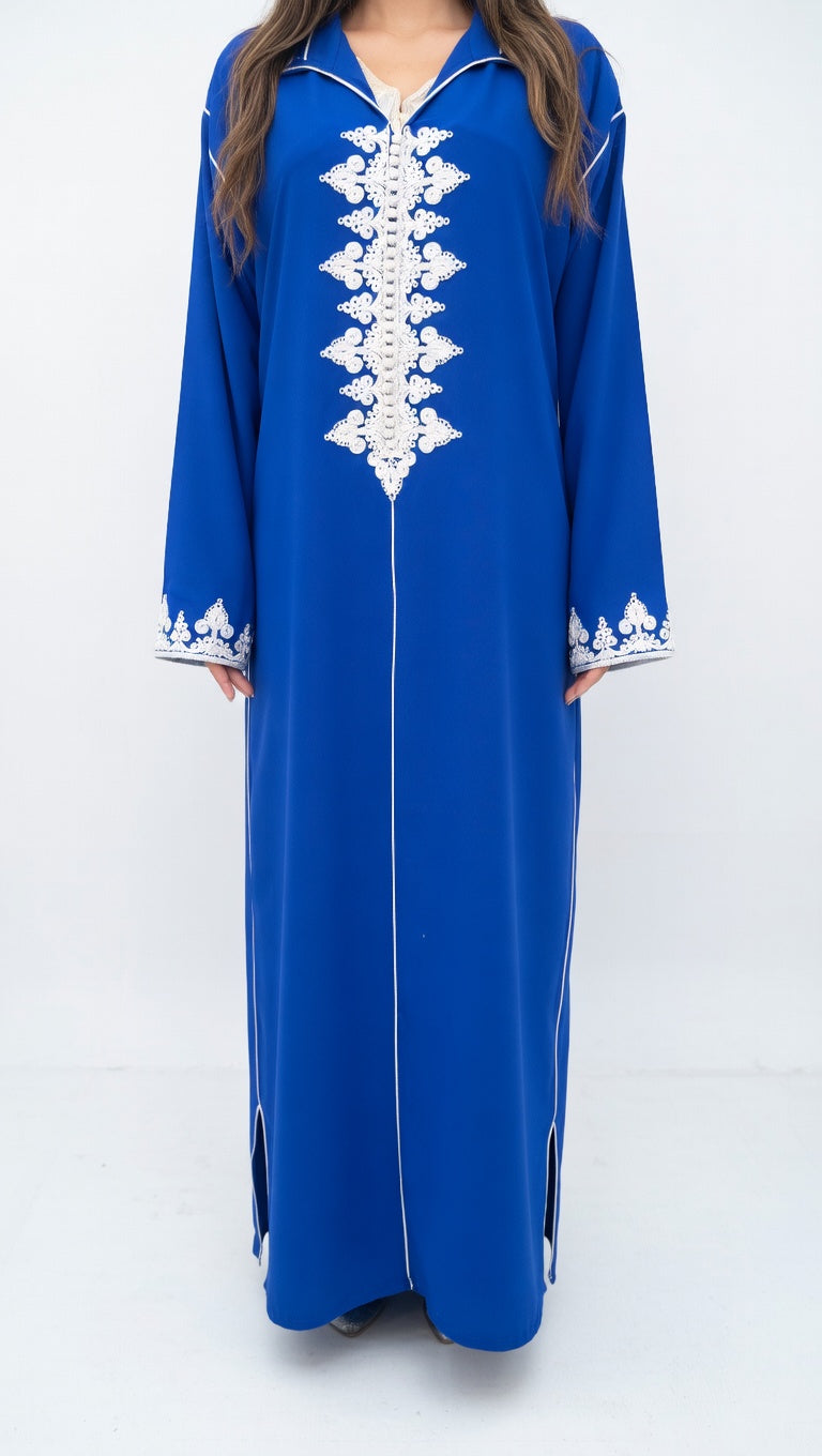 جلابة ملكية زرقاء بتطريز راقي