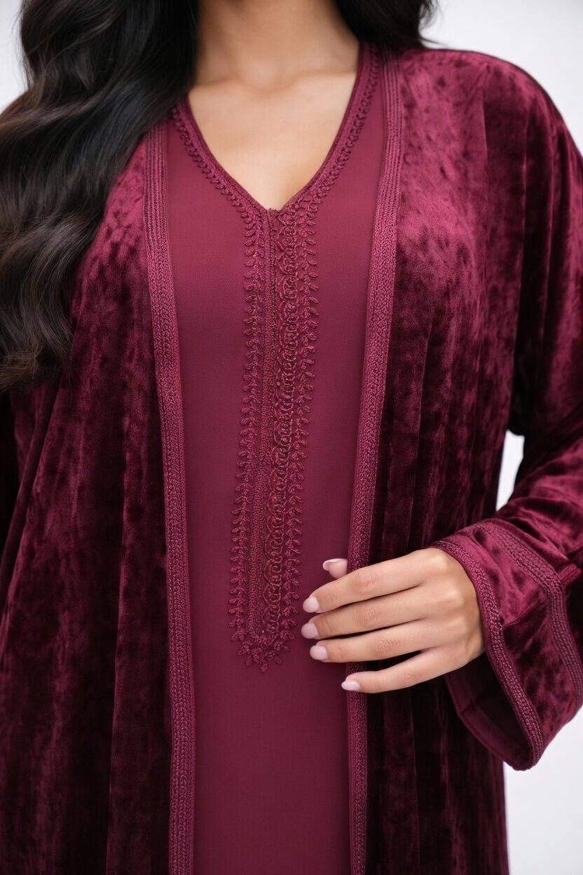 كيمونو مخملي فاخر مع قفطان ديالو – لون عنابي أنيق