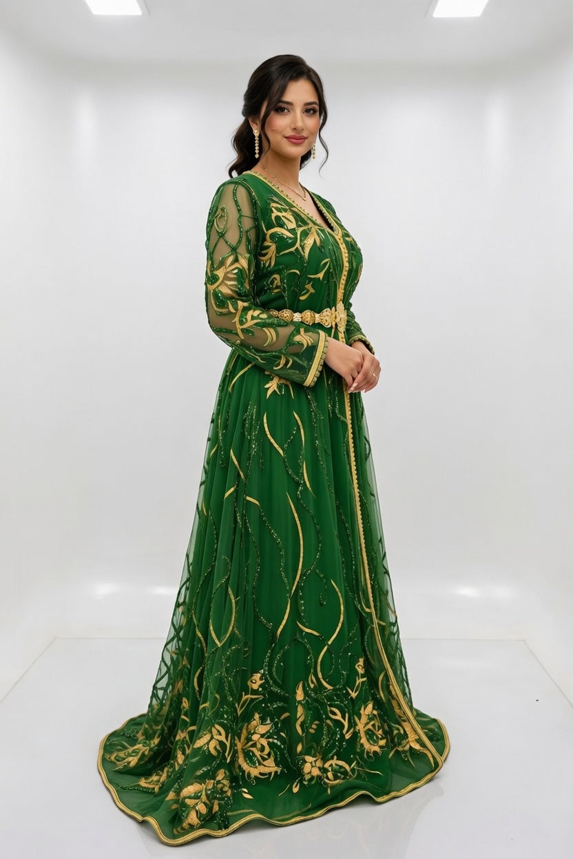 قفطان "نسمة المنارة" الأخضر الزمردي من الشيفون المرصع