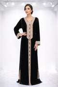 جلابة مخمل سوداء بتطريز ذهبي فاخر