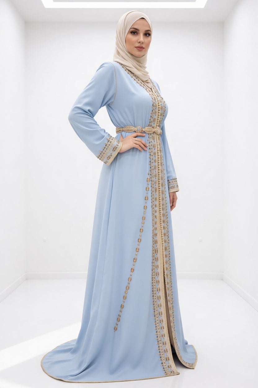 قفطان "سماء المنارة" الأزرق السماوي بتطريز لؤلؤي ناعم
