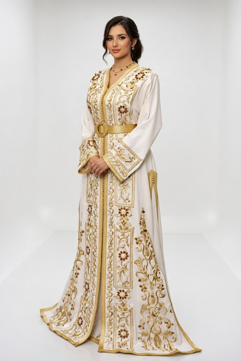 قفطان "لؤلؤة المنارة" الأبيض الملكي بطرز النخبة والمرصع يدوياً