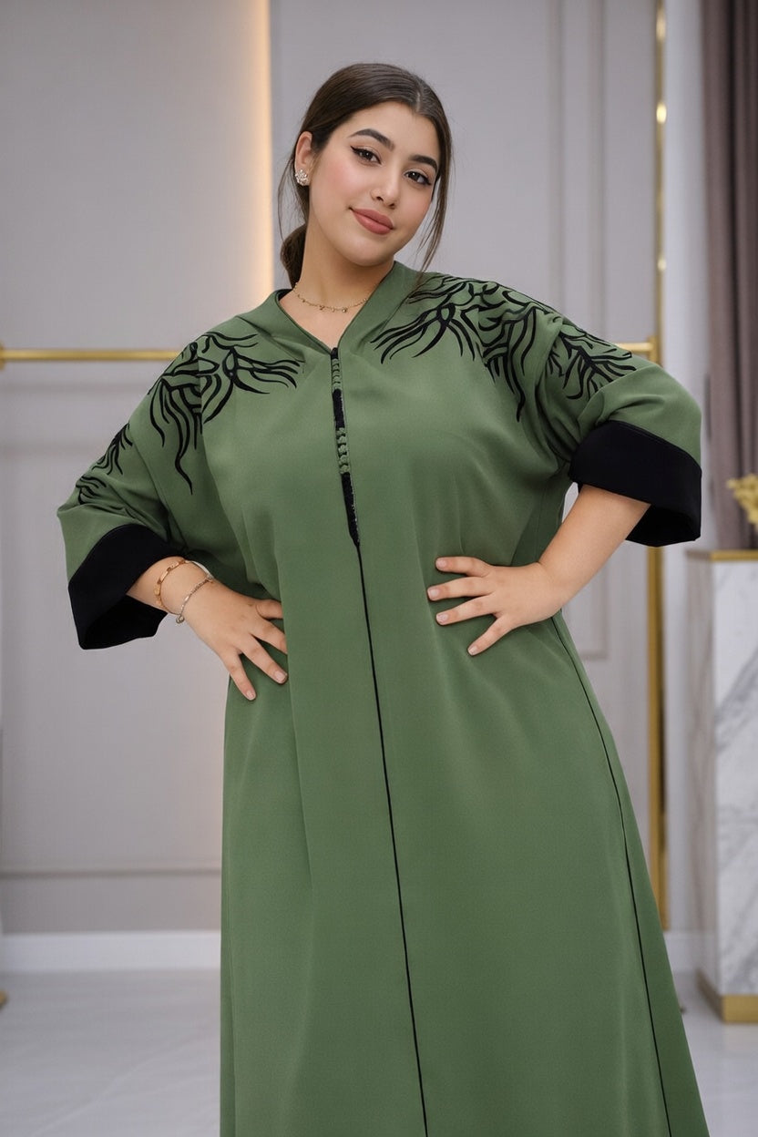 جلابة خضراء عصرية بتطريز راقي بالأسود