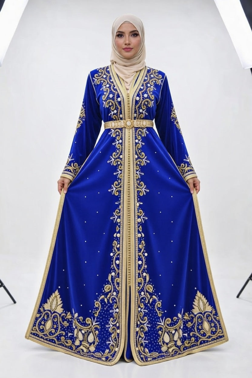 قفطان "سحر النيل" الأزرق الملكي بتطريز ذهبي فاخر