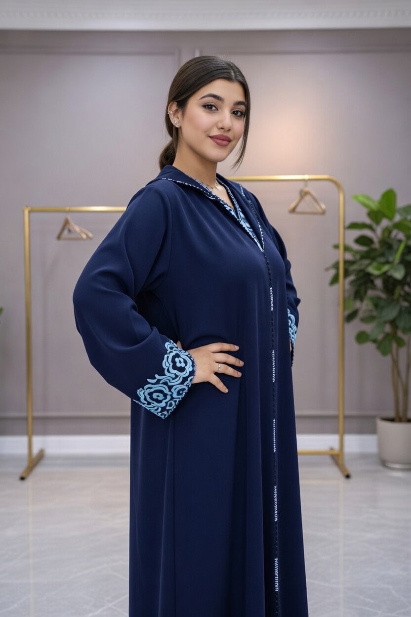 جلابة زرقاء داكنة بتطريز سماوي أنيق – أناقة مغربية عصرية