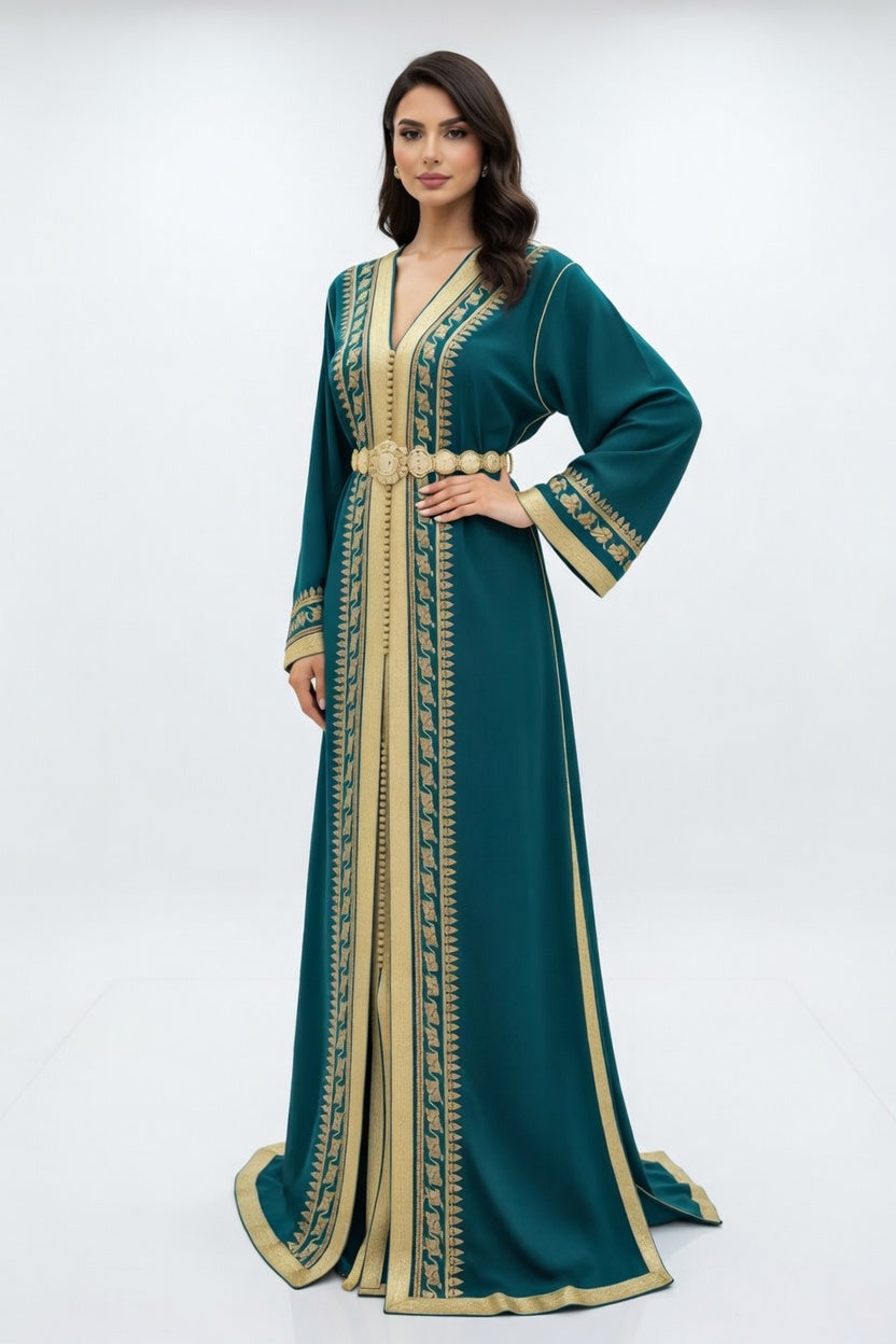 قفطان "زمردة المنارة" الأخضر الملكي بلمسة ذهبية ناعمة