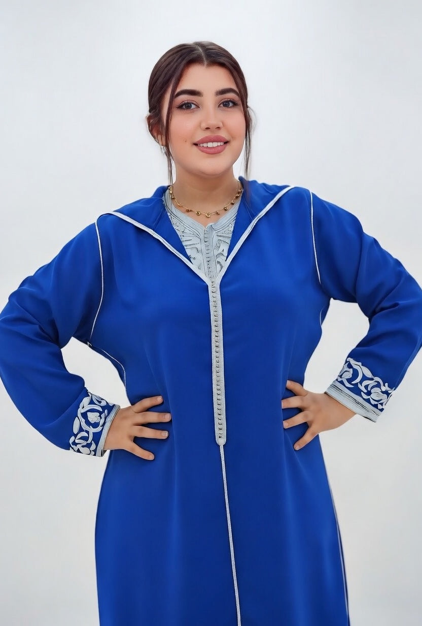 جلابة زرقاء ملكية بتطريز سماوي – أناقة مغربية بلمسة عصرية