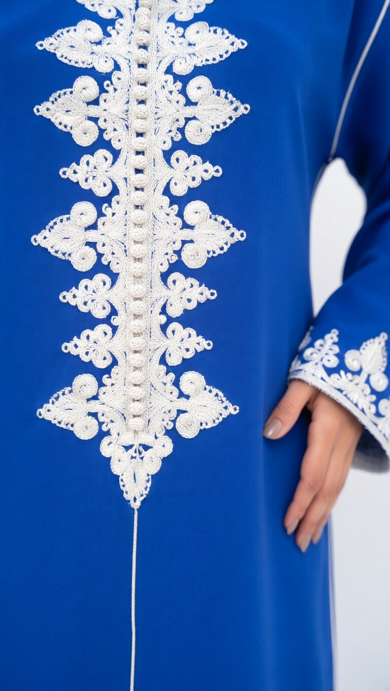 جلابة ملكية زرقاء بتطريز راقي