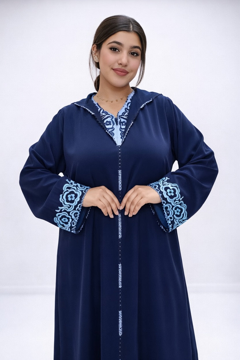 جلابة زرقاء داكنة بتطريز سماوي أنيق – أناقة مغربية عصرية