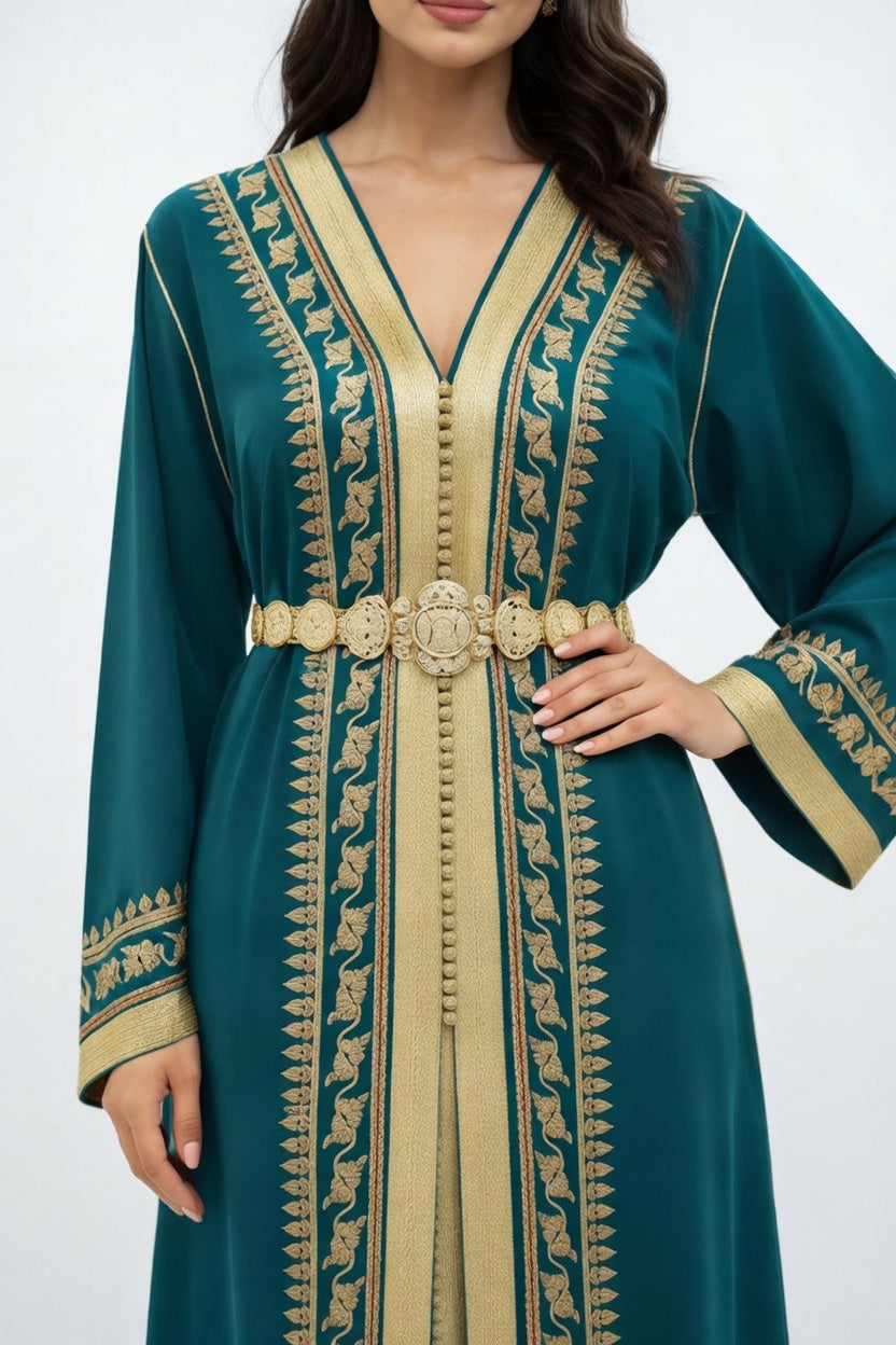 قفطان "زمردة المنارة" الأخضر الملكي بلمسة ذهبية ناعمة
