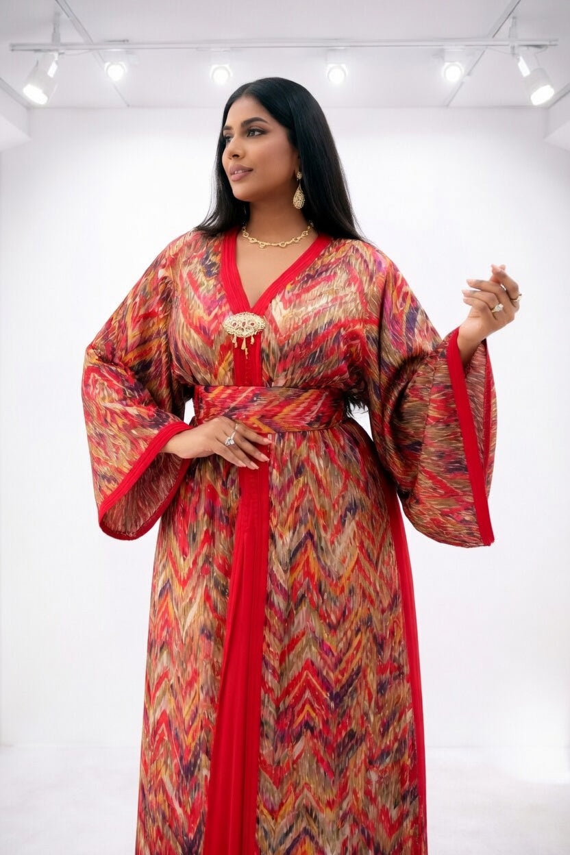 تكشيطة حمراء فخمة بنقشة عصرية ولمسة ذهبية