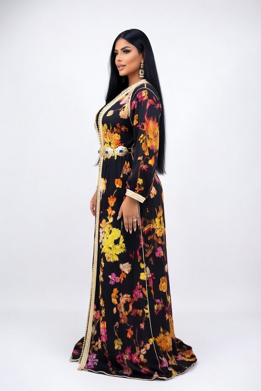 تكشيطة سوداء فخمة بنقشة الورود وحزام ذهبي