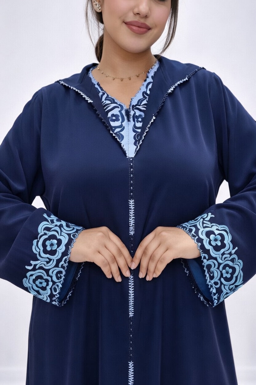 جلابة زرقاء داكنة بتطريز سماوي أنيق – أناقة مغربية عصرية