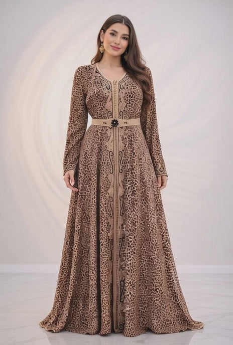 قفطان ليوبار أنيق بتصميم عصري وتفاصيل راقية