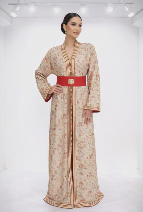 تكشيطة بيج بنقوش تقليدية مع حزام أحمر أنيق