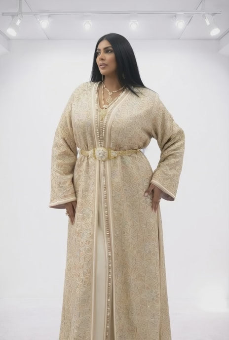 تكشيطة ذهبية فاخرة بتطريز راقي ولمسة ملكية