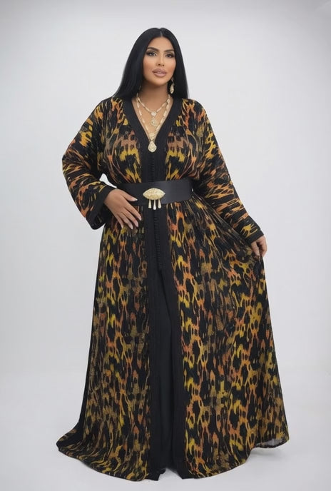 تكشيطة فخمة بنقشة أنيقة مع حزام أسود راقي