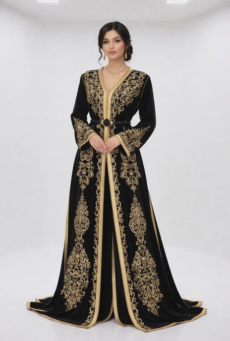 قفطان "سهرة المنارة" الأسود بتطريز ذهبي ملكي متناظر